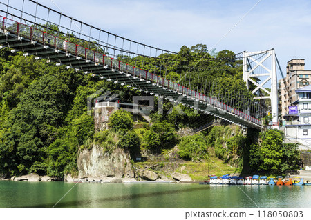 Beautiful view of Bitan Scenic Area in New Taipei City, Taiwan. it's one of the eight famous attractions in Taiwan. 118050803