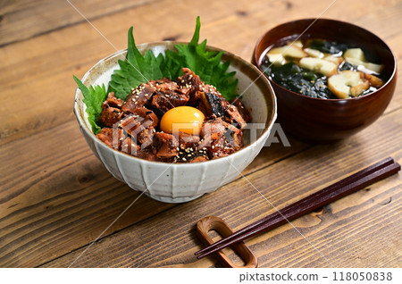 辣椒醬烤鰹魚 118050838