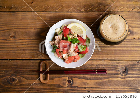 醃製雞肉火腿和番茄 醃製雞肉火腿和番茄 118050886