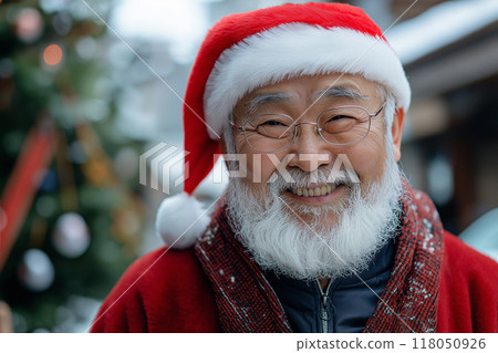 爺爺偽裝成聖誕老人 118050926