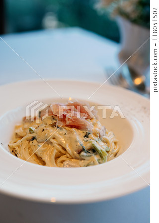 Cafe lunch table coordination 118051502