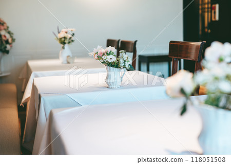 Cafe lunch table coordination Cafe lunch table coordination 118051508