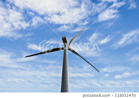 Windmills for the production of electric energy. Wind farm of renewable, alternative and sustainable energy, province of Barcelona 118052470