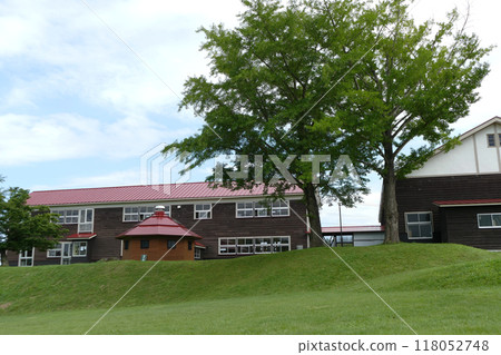 View from the back of the former Masuda Elementary and Junior High School building at Yama no Rakugakko 118052748