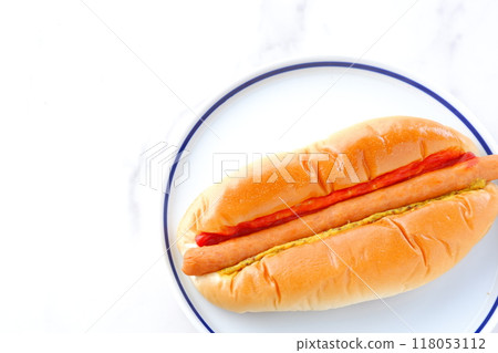 香腸香腸麵包（熱狗）佐芥末番茄醬 118053112