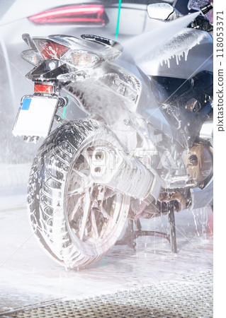 High pressure motorcycle washing 118053371