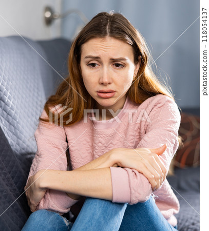 Portrait of a frustrated young woman Portrait of a frustrated young woman 118054137