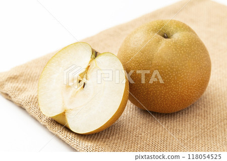 梨子放在亞麻布上 梨子放在亞麻布上 118054525