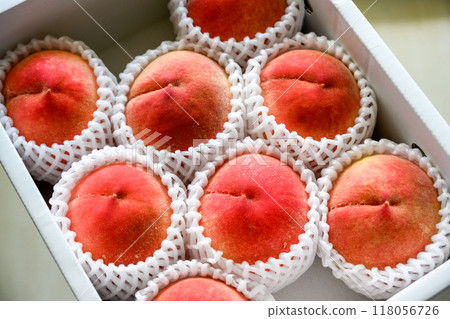 peach peach 118056726