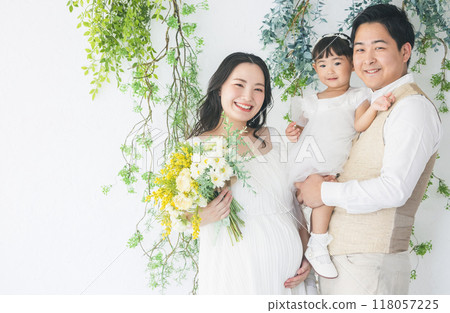 Bridal image family Bridal image family 118057225