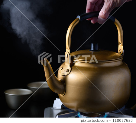 Old kettle (Old kettle) Boiling water 118057683
