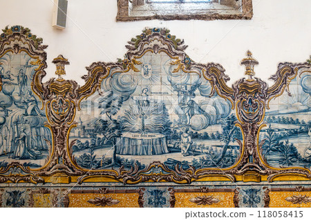 Interior of Monastery of Jesus of Setubal in Portugal. Church of Interior of Monastery of Jesus of Setubal in Portugal. Church of 118058415