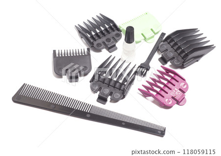 Hair cutting kit: oil, comb,nozzles of different sizes for a hair clipper 118059115