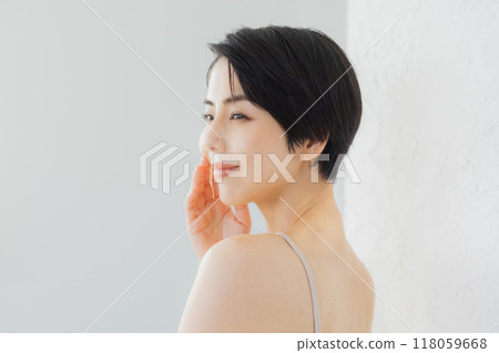 Beauty image of a woman with short hair 118059668