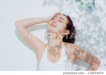 運動裝的女性 運動裝的女性 118059970