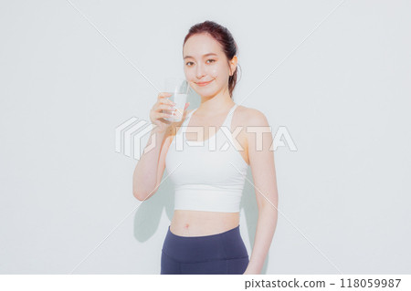 Women of sportswear 118059987