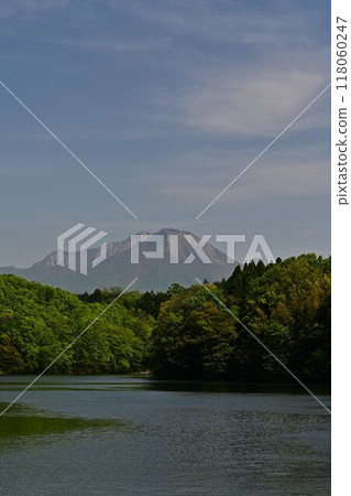 Mt. Daisen in early summer, surrounded by fresh greenery Mt. Daisen in early summer, surrounded by fresh greenery 118060247