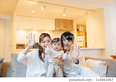 Babies and families Babies and families 118061067