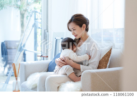 Babies and families Babies and families 118061100