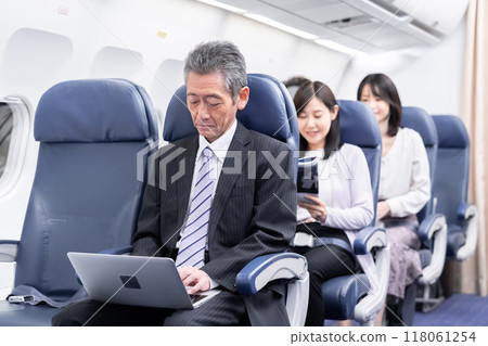 在飛機的飛機裡面 在飛機的飛機裡面 118061254