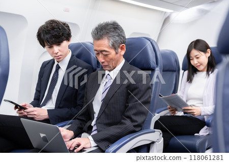 在飛機的飛機裡面 在飛機的飛機裡面 118061281