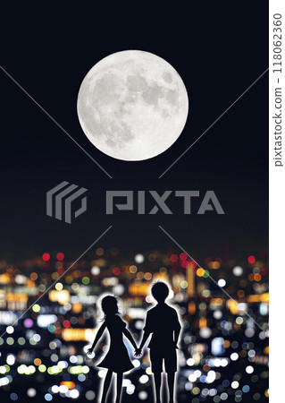 一對男女情侶在賞月日仰望秋夜空中閃耀的滿月的背影剪影 一對男女情侶在賞月日仰望秋夜空中閃耀的滿月的背影剪影 118062360