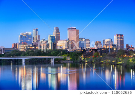 Minneapolis, Minnesota on the Mississippi River 118062686