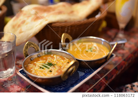 Curry and naan Curry and naan 118063172