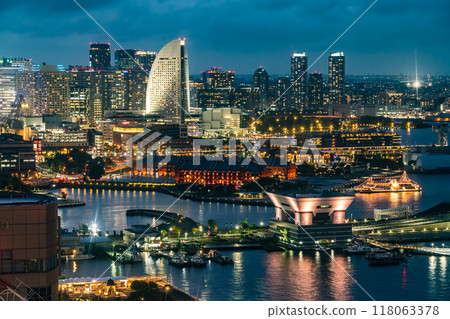[Kanagawa Prefecture] Night view of Yokohama Bay Area 118063378