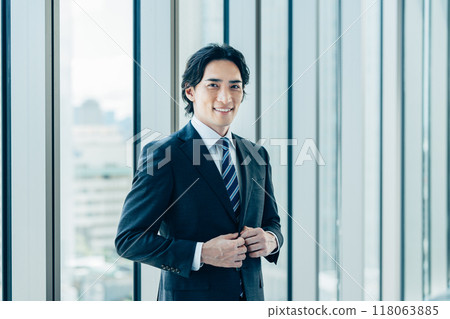 中年商人攝影合作:電波學園教育法人、東京電子專校 中年商人攝影合作:電波學園教育法人、東京電子專校 118063885