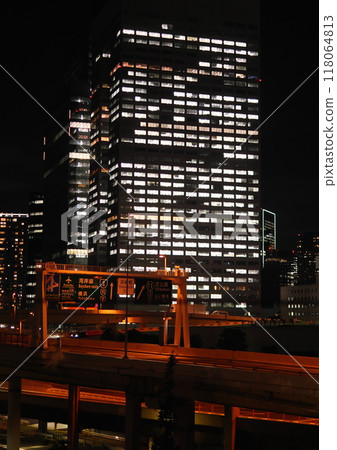 Night view of the Metropolitan Expressway and skyscrapers from Takeshiba Night view of the Metropolitan Expressway and skyscrapers from Takeshiba 118064813