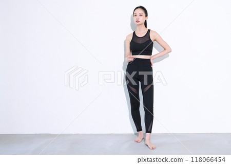 Women of sportswear 118066454