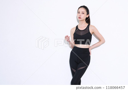 運動裝的女性 運動裝的女性 118066457
