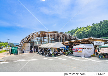 A view of the Mokkuru Shinshiro Roadside Station in Shinshiro City (Aichi Prefecture) 118066604