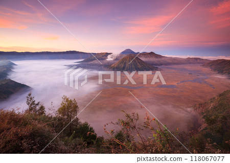 Bromo volcano at sunrise, East Java, Indonesia 118067077