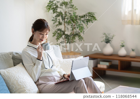 Woman doing telework at home 118068544