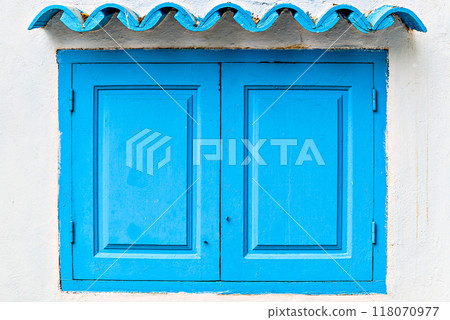 house, spain, whitewashed 118070977