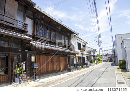 Nakasendo Otajuku streetscape 118071365