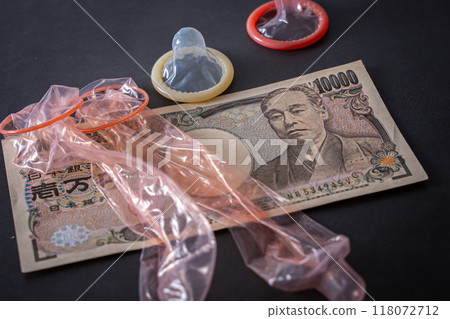 金錢和保險套 金錢和保險套 118072712