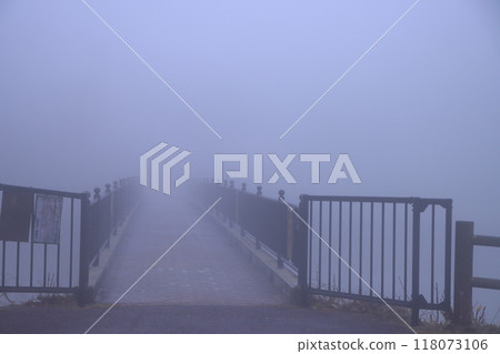 [Karatsu City, Saga Prefecture] A bridge enveloped in a fantastical mist 118073106