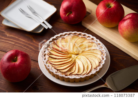 烤蘋果派 118073387
