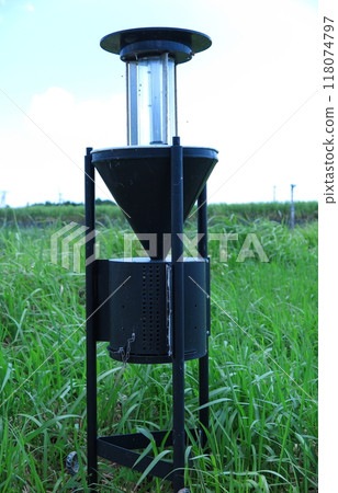 LED traps for pest control (Miyakojima, Okinawa Prefecture) 118074797
