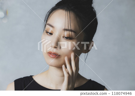 亞洲美女 118074946