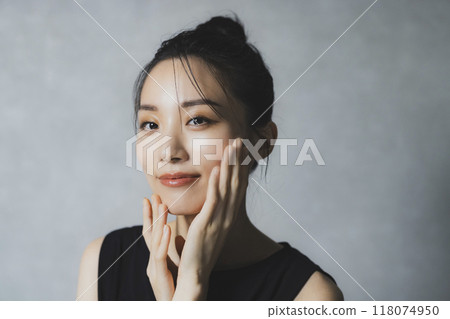 亞洲美女 118074950