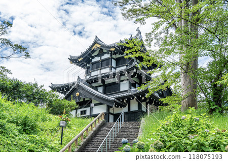 新潟縣上越市，晴天的高田城遺址公園，高田城三重塔 118075193
