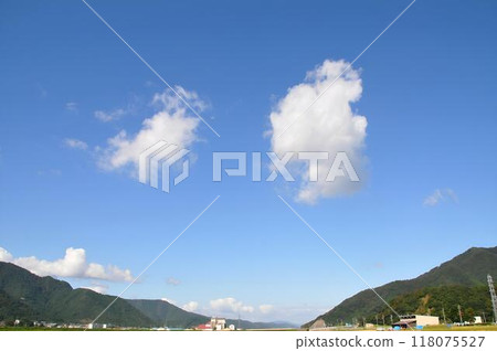 藍天白雲鄉村 118075527
