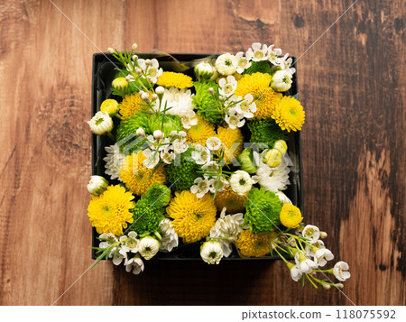 Spray mums and wax flowers box arrangement [Flower arrangement] 118075592