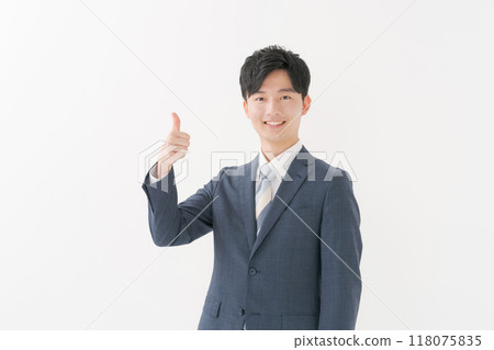 穿西裝的男人的肖像 118075835