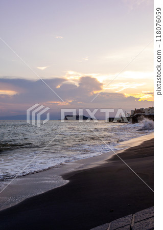 Enoshima as seen from Inamuragasaki (Kamakura, Kanagawa Prefecture) 118076059