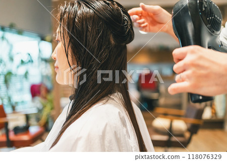 女生 女孩 女性 118076329